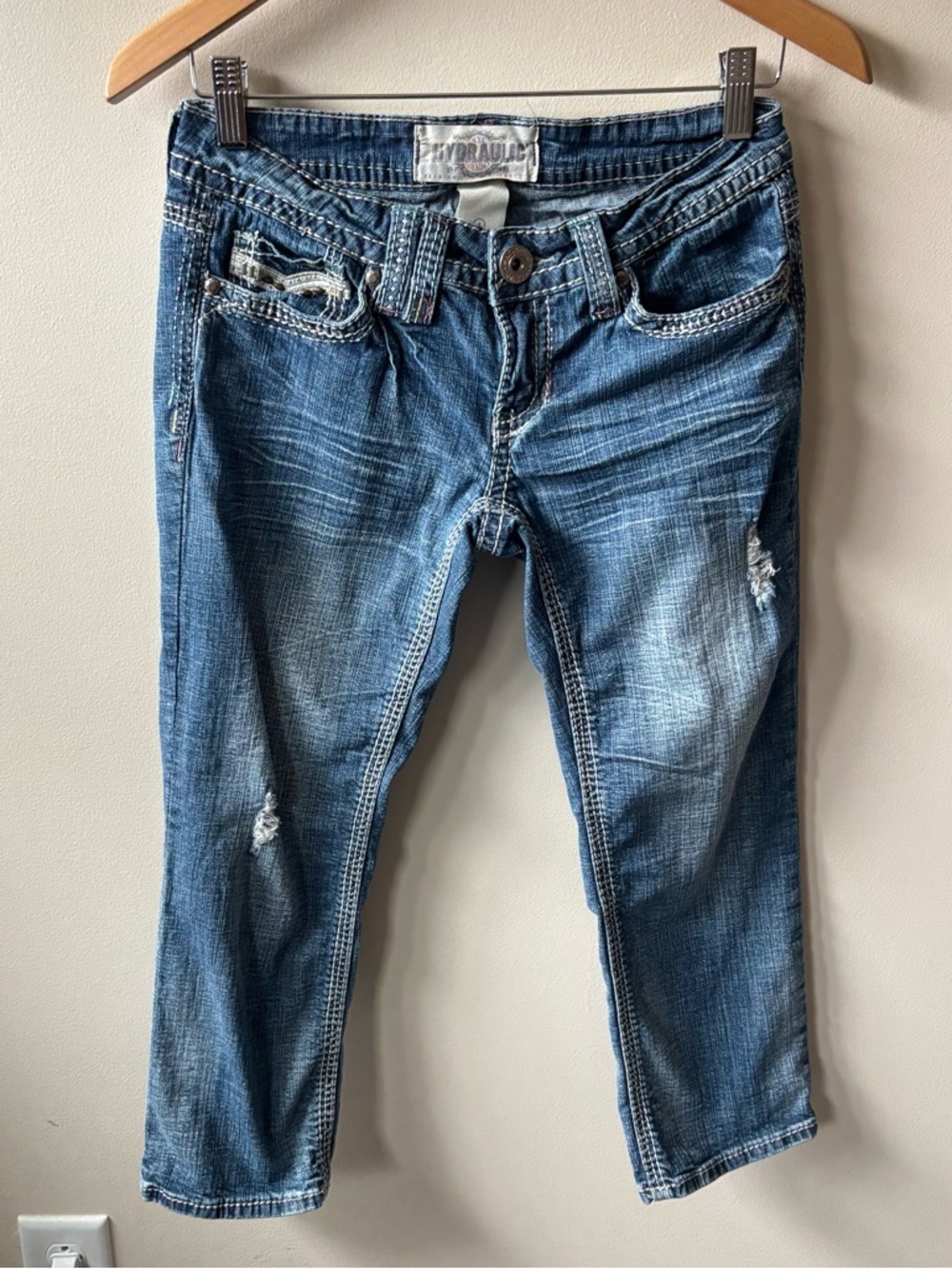 Hydraulic Distressed Blue Denim Capri Jeans